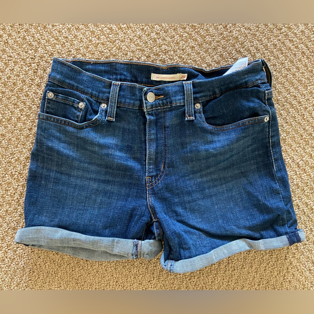 Levi’s Midlength Shorts
